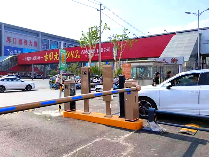 某大廈停車場采用 “安快” 車牌識別系統(tǒng)