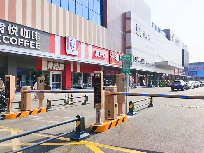 某商場(chǎng)停車(chē)場(chǎng)采用 “安快” 車(chē)牌識(shí)別系統(tǒng)