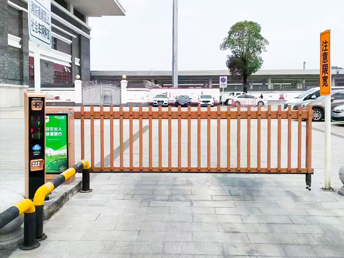 某景點(diǎn)采用 “安快” 一進(jìn)一出柵欄道閘