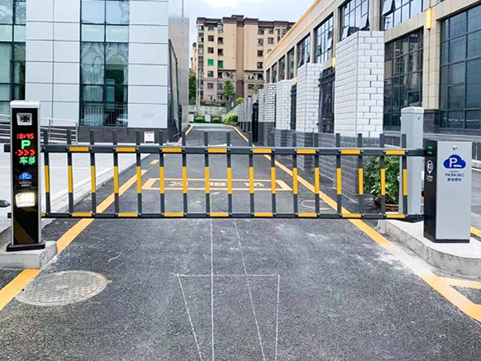 某辦公樓采用 “安快” 同進同出車牌識別系統(tǒng)案例圖